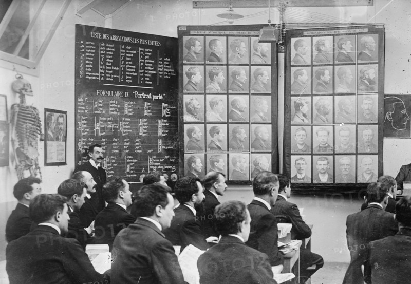 Portrait Parle class, France, between c1910 and c1915. Creator: Bain News Service.