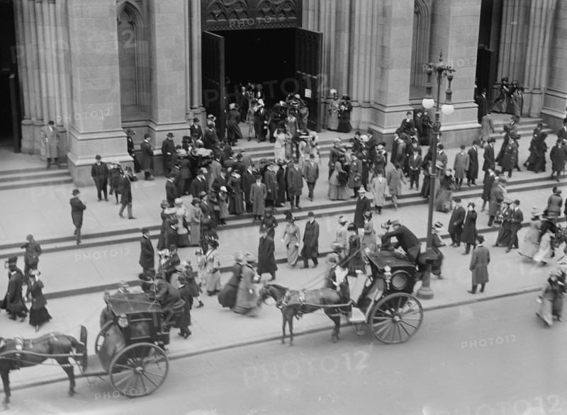 St. Patrick's, Easter, 1911. Creator: Bain News Service.