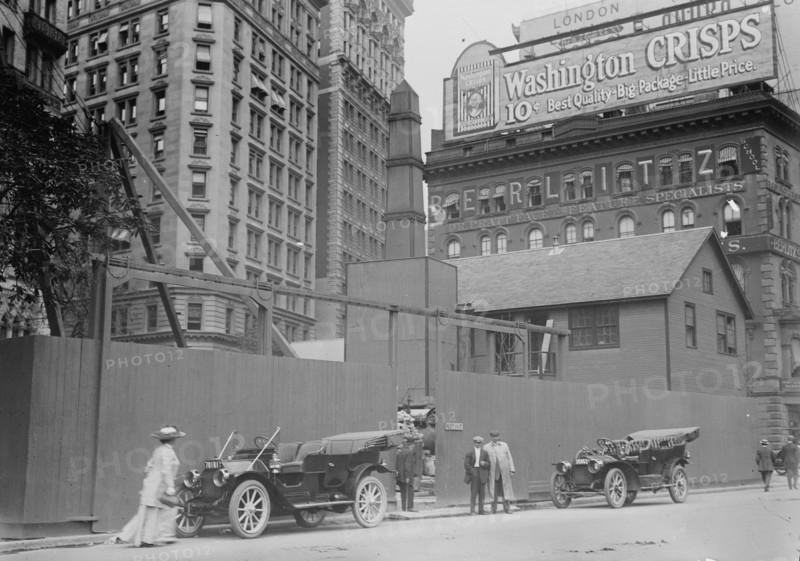 Aqueduct shaft, Broadway, between c1910 and c1915. Creator: Bain News Service.