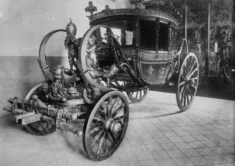 Pope's carriage, between c1910 and c1915. Creator: Bain News Service.