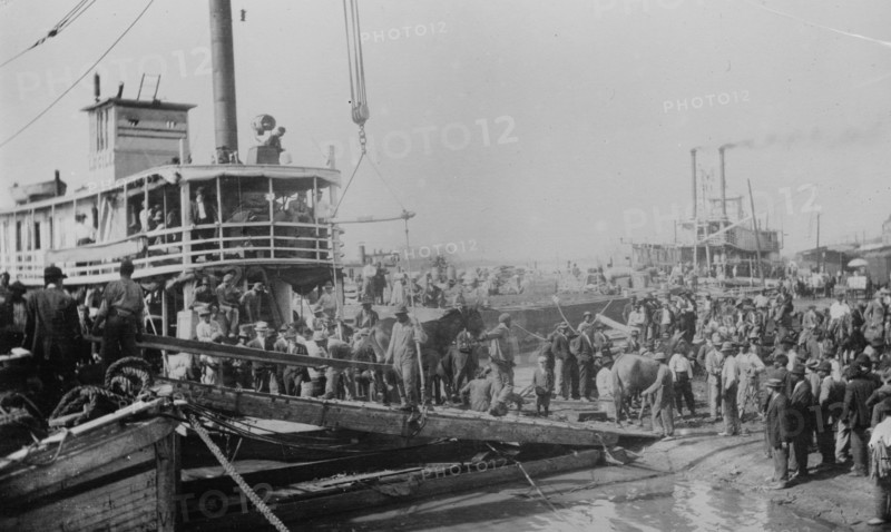 Louisiana Flood 1912-- refugees saved by gov't [i.e. government] boat, 1912. Creator: Bain News Service.