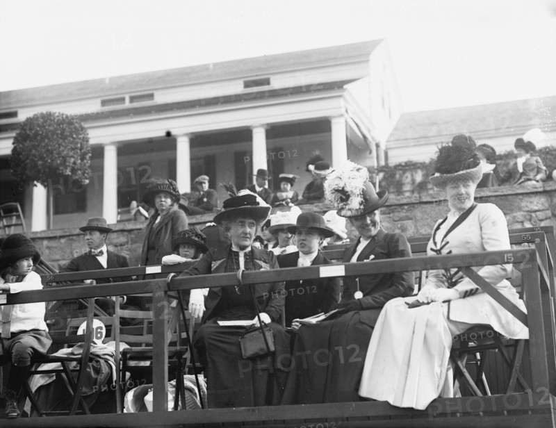 Mrs. Oliver Read, Miss Vera Cravath, Mrs. C.D. Lathrop, & Mrs. P. Cravath, between c1910 and c1915. Creator: Bain News Service.