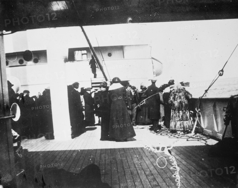 Survivors of TITANIC on CARPATHIA, 1912. Creator: Bain News Service.