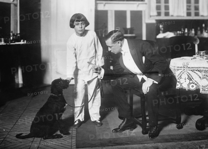 Willie Collier and son, between c1910 and c1915. Creator: Bain News Service.