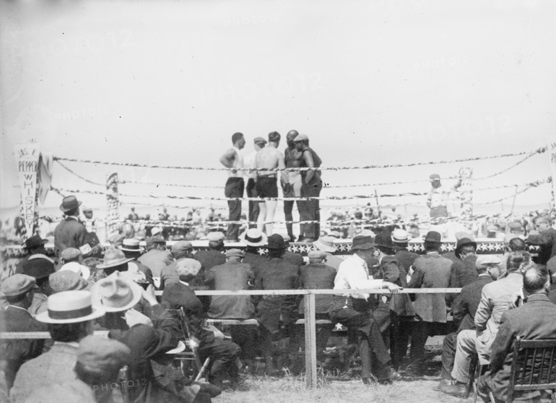 Johnson - Flynn contest, July 4 1912. Creator: Bain News Service.