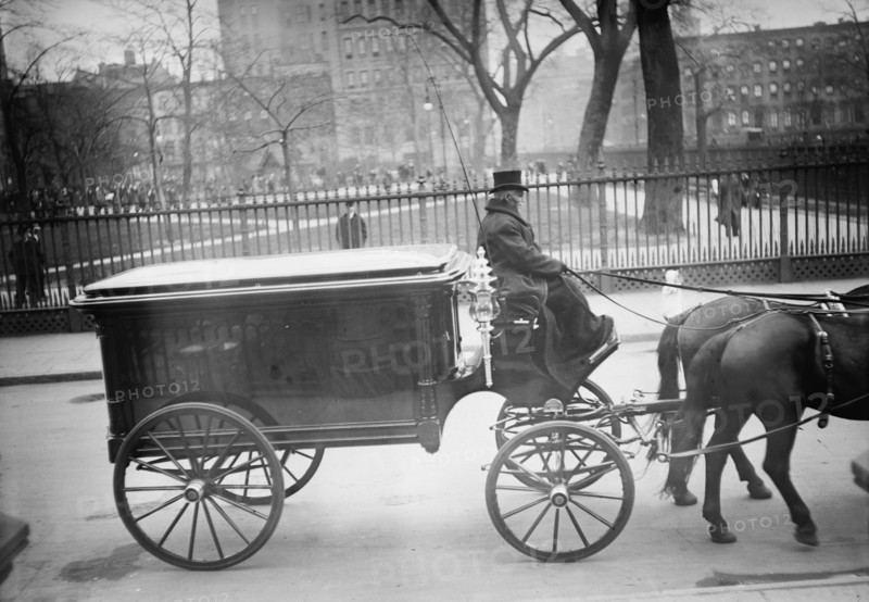J.P. Morgan hearse, Stuyvesant Sq., 1913. Creator: Bain News Service.