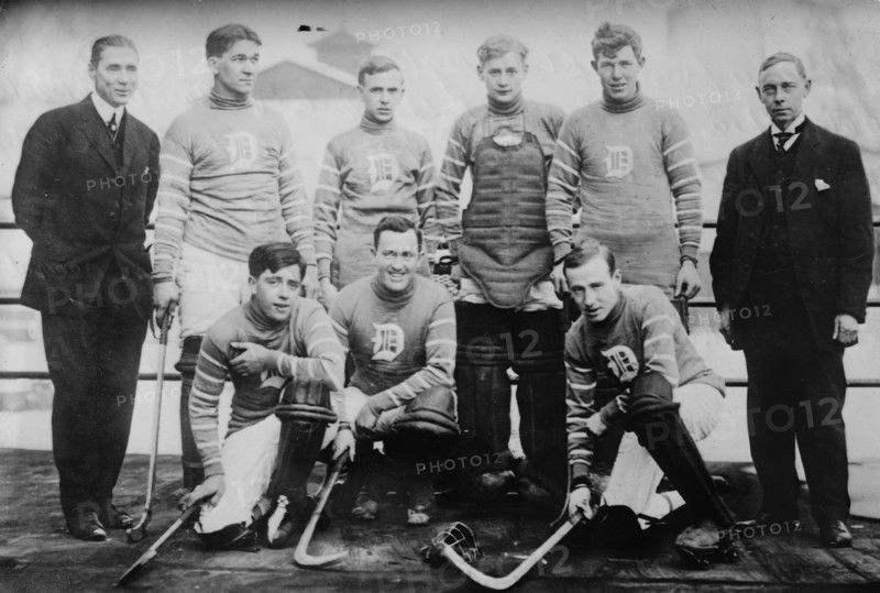 Hockey team - P. Shea, De Barr, Myers, Brooks, Comer, Osmum, Smith..., between c1910 and c1915. Creator: Bain News Service.