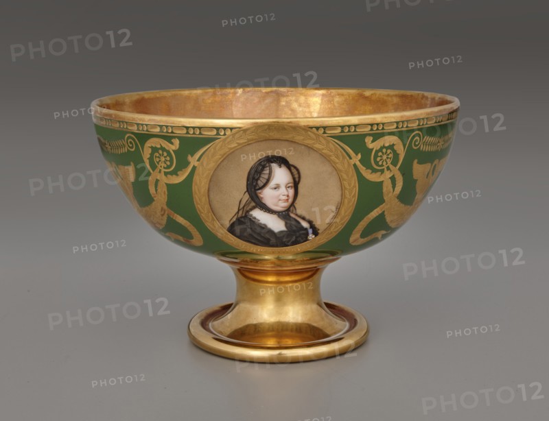Bowl (Jatte À Fruits Hémisphérique) With Portraits Of Catherine The Great Of Russia (1729..., 1812. Creator: Unknown.