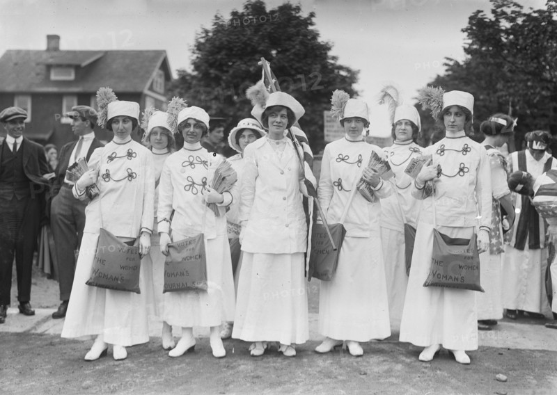 Suffrage news girls - Liz Freeman, between c1910 and c1915. Creator: Bain News Service.