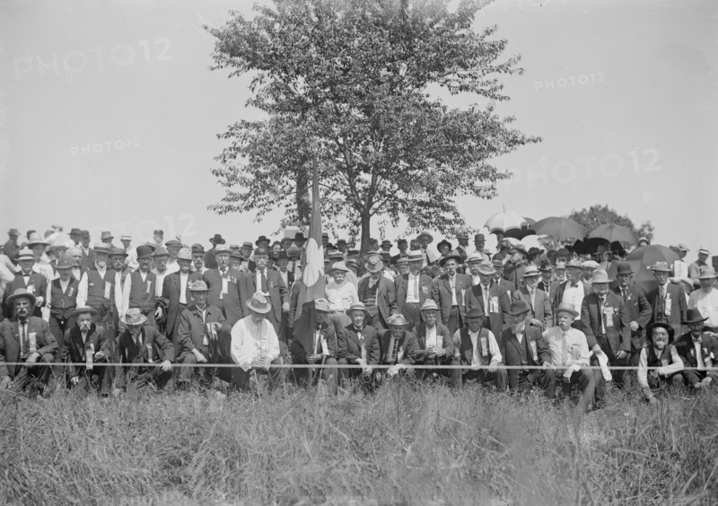 Union Volunteers [i.e., 72nd Pennsylvania Infantry] at Bloody Angle, 1913. Creator: Bain News Service.