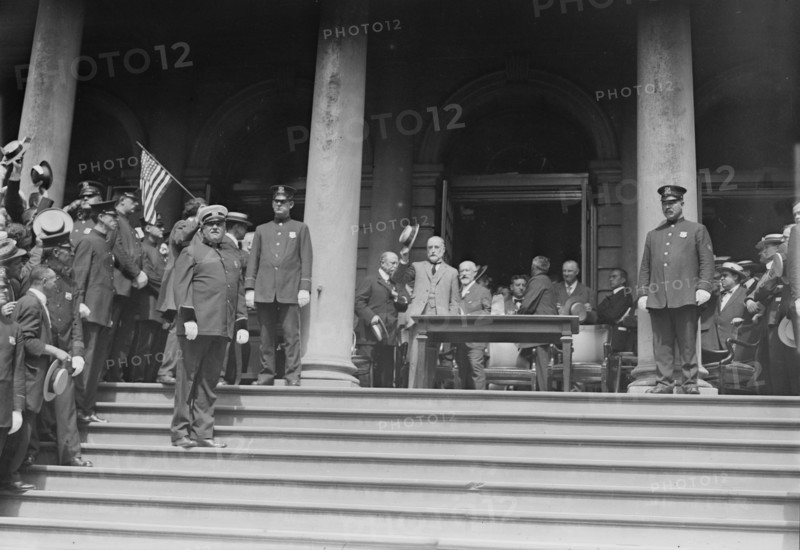 Gaynor notification, 1913. Creator: Bain News Service.