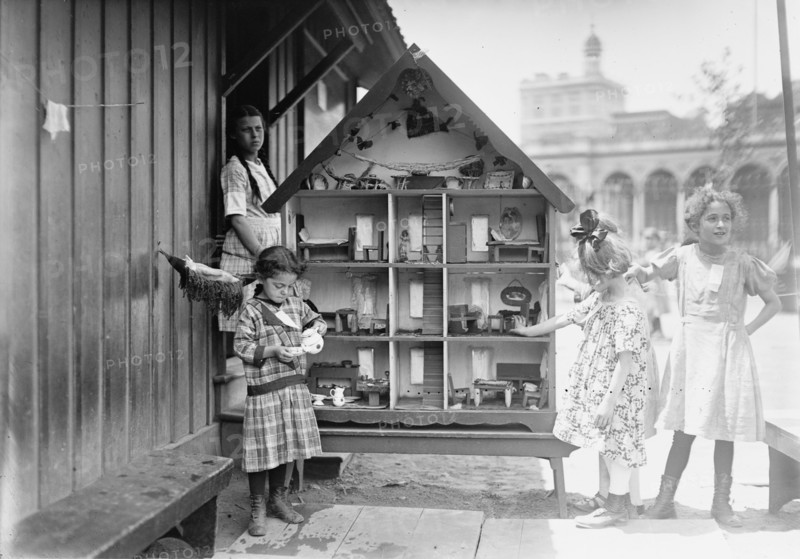 N.Y. Playground, between c1910 and c1915. Creator: Bain News Service.