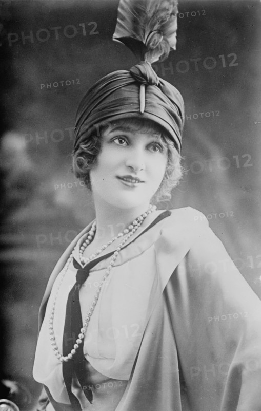 Gaby Deslys, between c1910 and c1915. Creators: Bain News Service, Gaby Deslys.