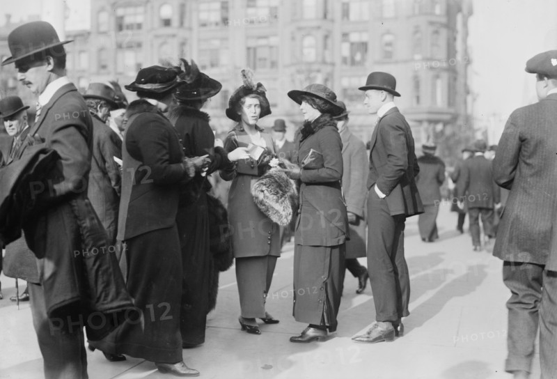 Mrs. Walter Chambers, 1914. Creator: Bain News Service.
