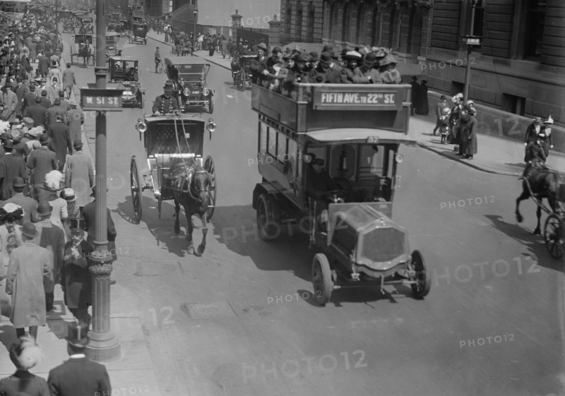 5th Ave. N.Y.C., between c1910 and c1915. Creator: Bain News Service.