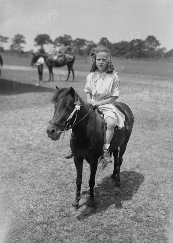Alice de Goicouria Belmont on "Beauty", 1918. Creator: Bain News Service.