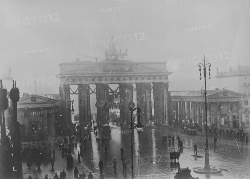 Berlin riots, Jan. 1919, 1919. Creator: Bain News Service.