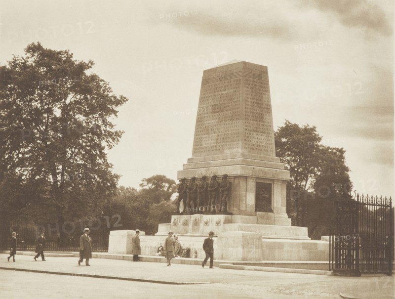 [World War I monument]. From the album: Photograph album - London, 1920s. Creator: Harry Moult.