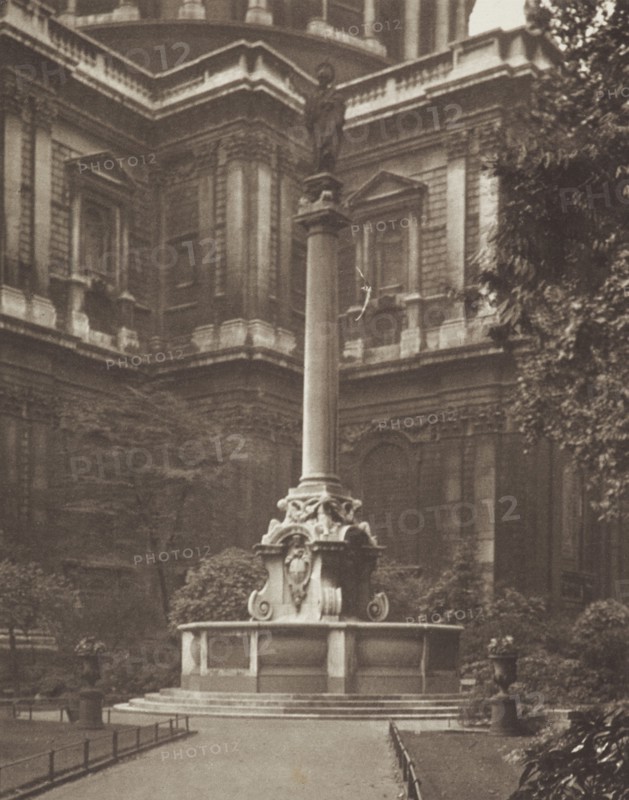 Paul's Cross. From the album: Photograph album - London, 1920s. Creator: Harry Moult.