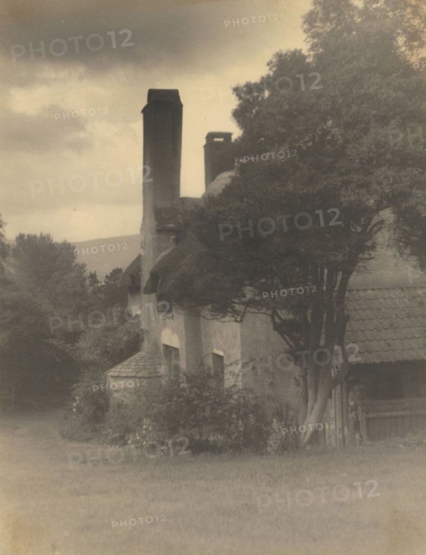Building, 1918-1920s. Creator: Eunice Harriett Garlick.