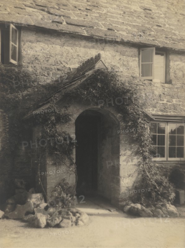 Building, 1918-1920s. Creator: Eunice Harriett Garlick.