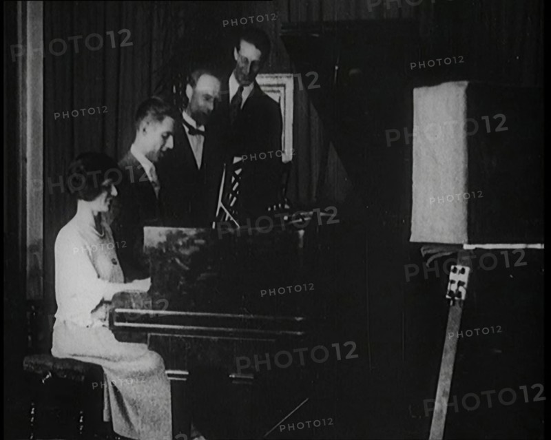Radio Performers Playing Music and Singing, 1922. Creator: British Pathe Ltd.