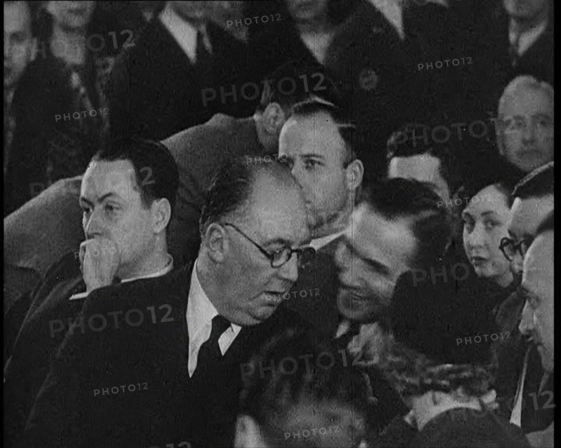 Bruno Richard Hauptmann Speaking To Attorney Edward J. Reilly During His Trial in the Lind..., 1930s Creator: British Pathe Ltd.