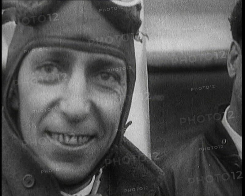 Lieutenant Noel Davis and Lieutenant Stanton Hall Wooster, 1927. Creator: British Pathe Ltd.