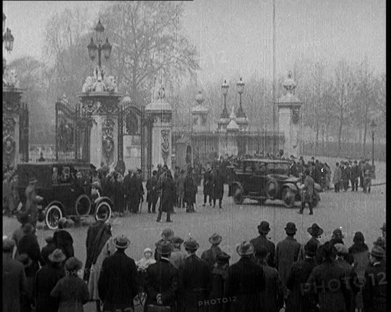 A Group of People Waiting Outside the Gates of Buckingham Palace As a New Government Is..., 1924. Creator: British Pathe Ltd.