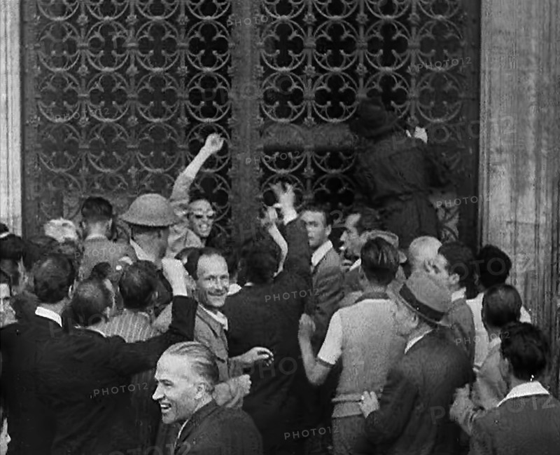 An Angry Mob Attacking a Fascist Building, 1944. Creator: British Pathe Ltd.