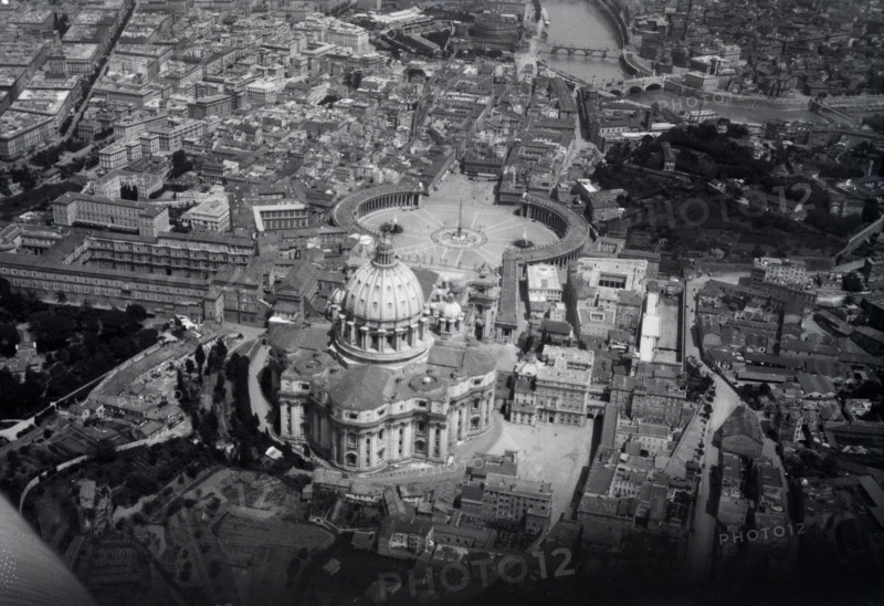 Bird's-eye view of Basilica of St. Peter in the Vatican, 1928. Creator: Mittelholzer; Walter (1894-1937).
