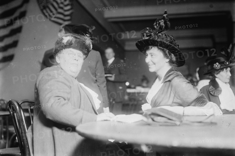 Mrs. R.H. Passman and Mrs. Slade, between c1910 and c1915. Creator: Bain News Service.