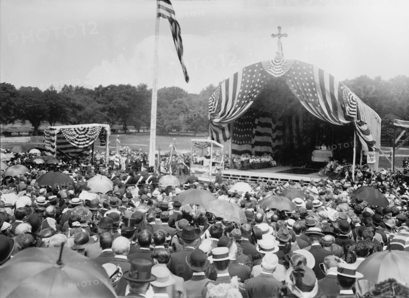 Field Mass, Wash., 5/17/14, 1914. Creator: Bain News Service.
