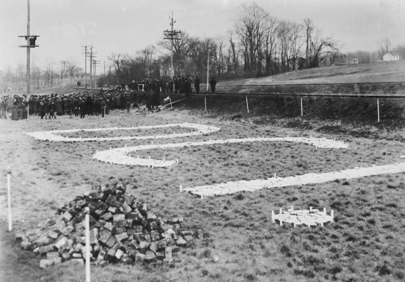 Landing mark, Bolling field, between c1915 and c1920. Creator: Bain News Service.