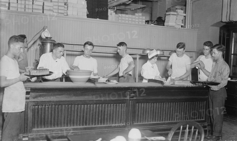 Making army cooks, Pratt Institute, between c1915 and c1920. Creator: Bain News Service.