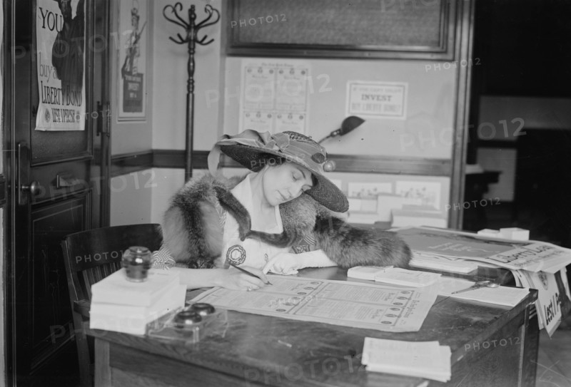 Maybelle Louise Hogan, 1917. Creator: Bain News Service.