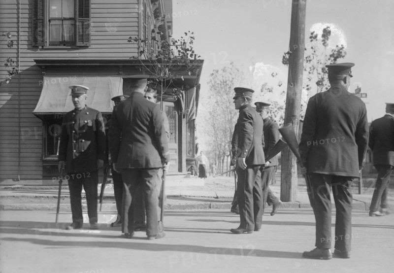 Patrol / Bayonne strike, (1916?). Creator: Bain News Service.