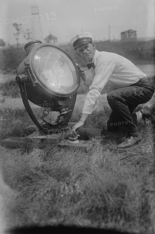 Searchlight, Mineola, 1919. Creator: Bain News Service.