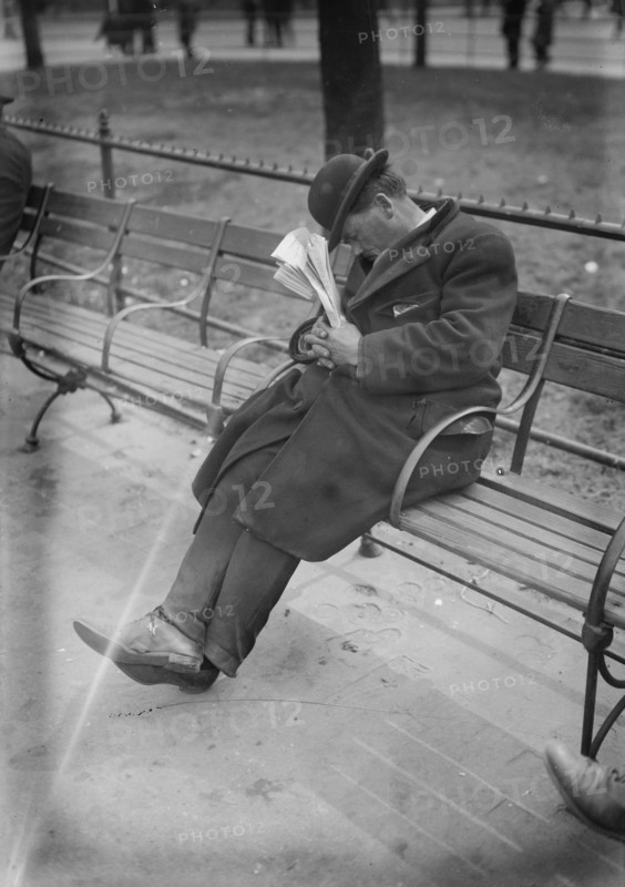 In Union Sq., between c1910 and c1915. Creator: Bain News Service.