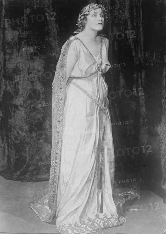 Phillis Neilson Terry as "Trilby", 1915. Creator: Bain News Service.