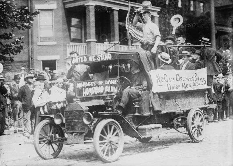 Pittsburgh Strike [1919 strikers demonstrating in car], 1919. Creator: Bain News Service.