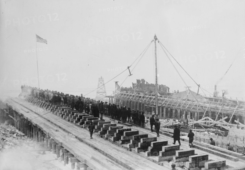 Submarine Co. yard, Newark, between c1915 and c1920. Creator: Bain News Service.