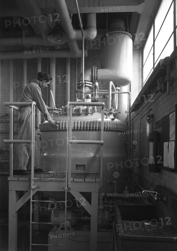 Hoffmann-LaRoche Inc., Nutley, New Jersey, 1943. Creator: Gottscho-Schleisner, Inc.
