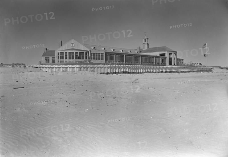 The Dunes Club, Narragansett, Rhode Island, 1939. Creator: Gottscho-Schleisner, Inc.