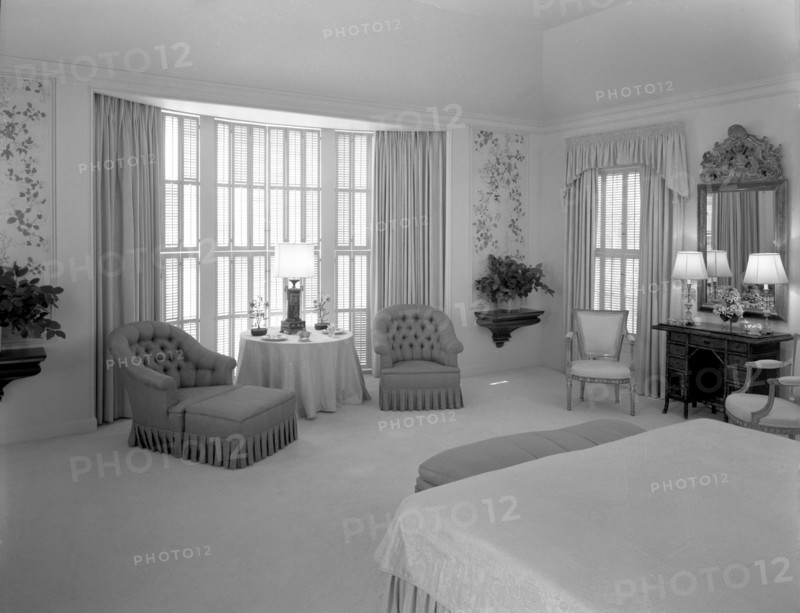 Dr. and Mrs. Leon Levy, residence at 1409 S. Ocean Blvd., Palm Beach, 1959. Creator: Gottscho-Schleisner, Inc.