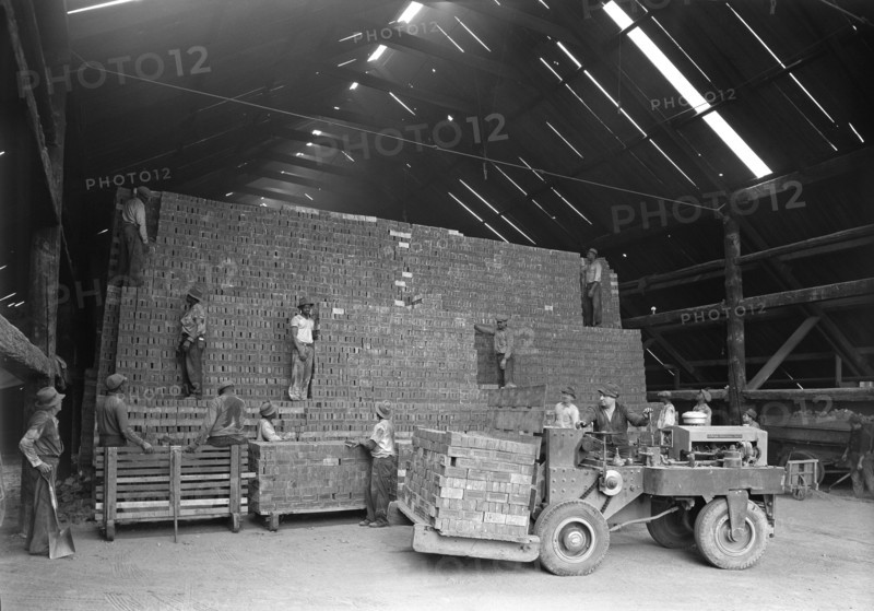 Hutton Brick Works, Kingston, New York, 1939. Creator: Gottscho-Schleisner, Inc.