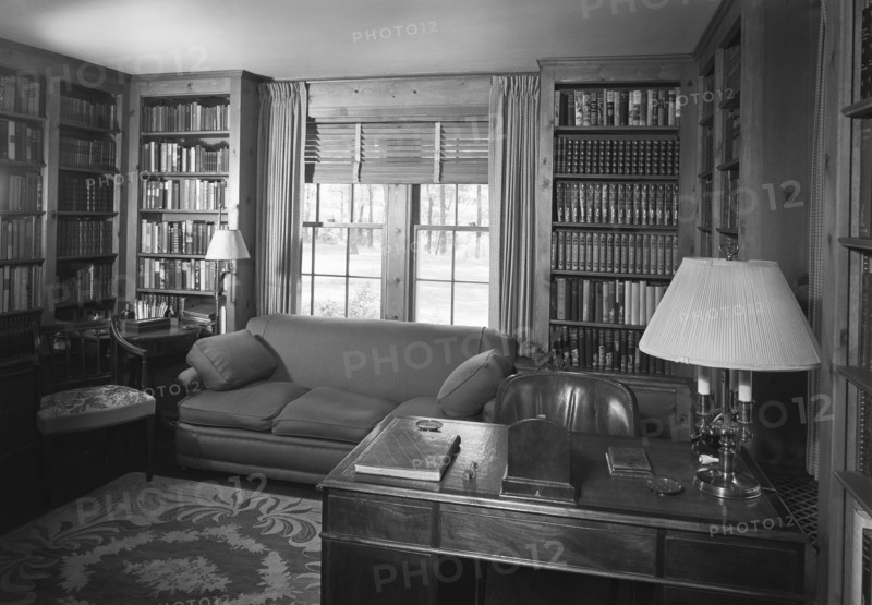 Guido R. Rahr, residence in Manitowoc, Wisconsin, 1945. Creator: Gottscho-Schleisner, Inc.