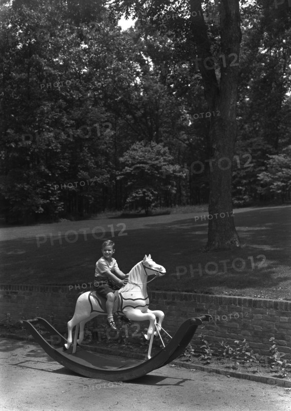 Paul Mellon, residence in Upperville, Virginia, 1947. Creator: Gottscho-Schleisner, Inc.