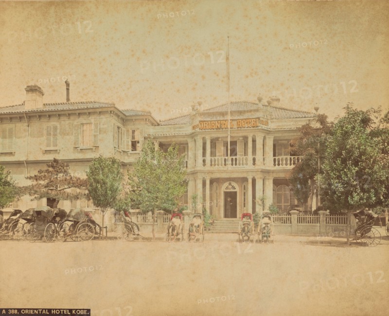 Oriental Hotel, Kobe, 1870s-1890s. Creator: Kusakabe Kimbei.
