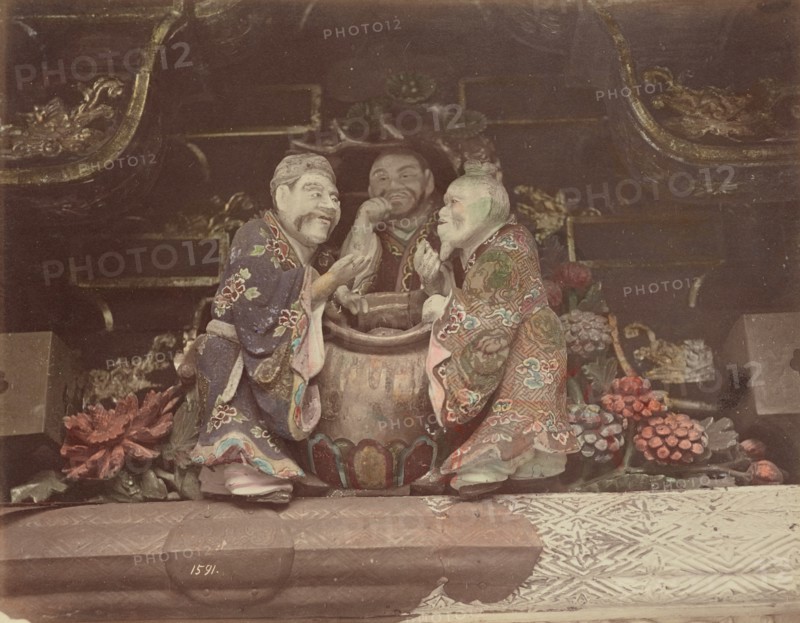 Carving Images in the Top of the Great Gate, at Nikko, 1870s-1890s. Creator: Kusakabe Kimbei.